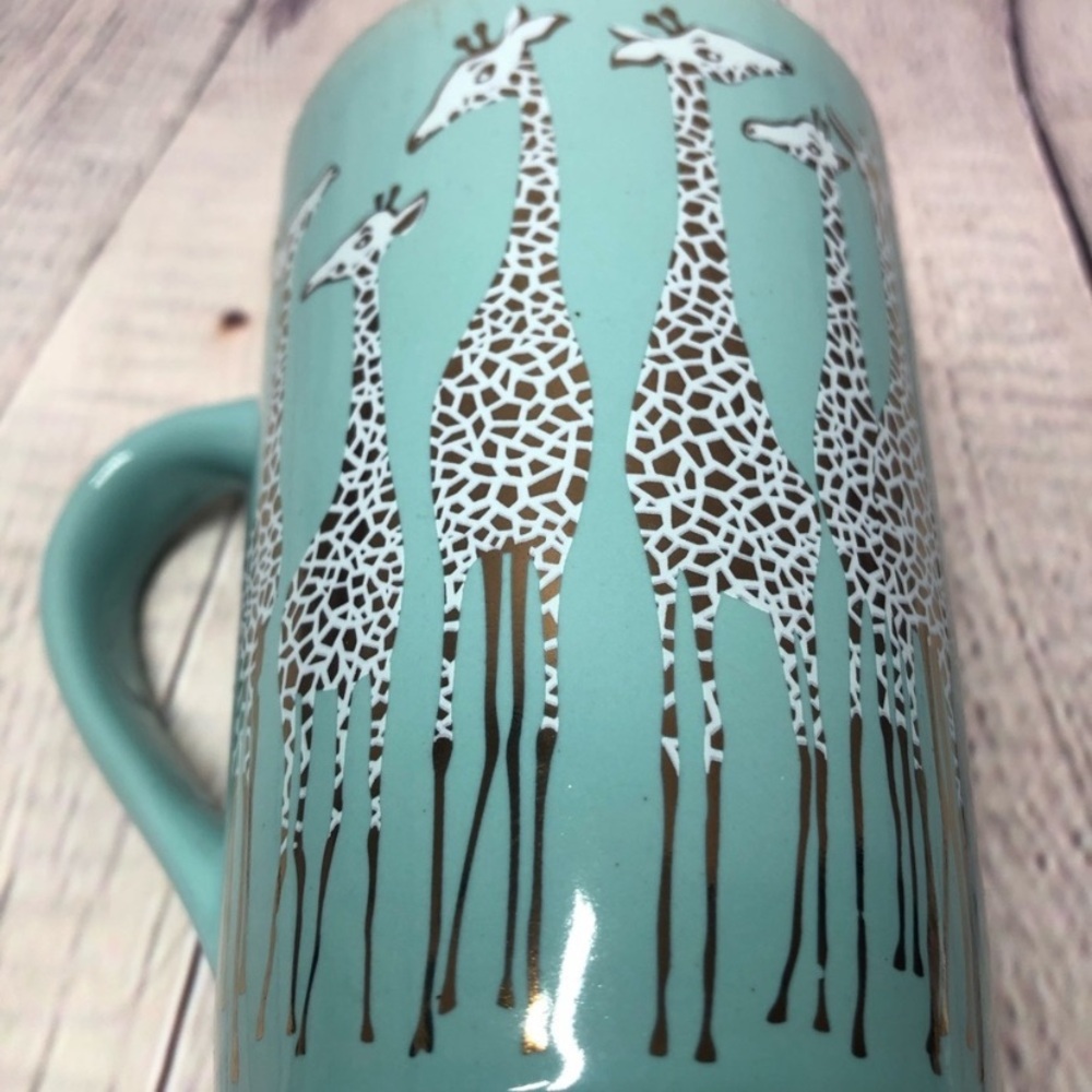 Roobee Aqua Giraffe Print Mug - Picture 2 of 6